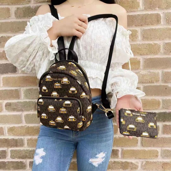 NWT Michael Kors Convertible Backpack & Cardholder - Picture 3 of 8